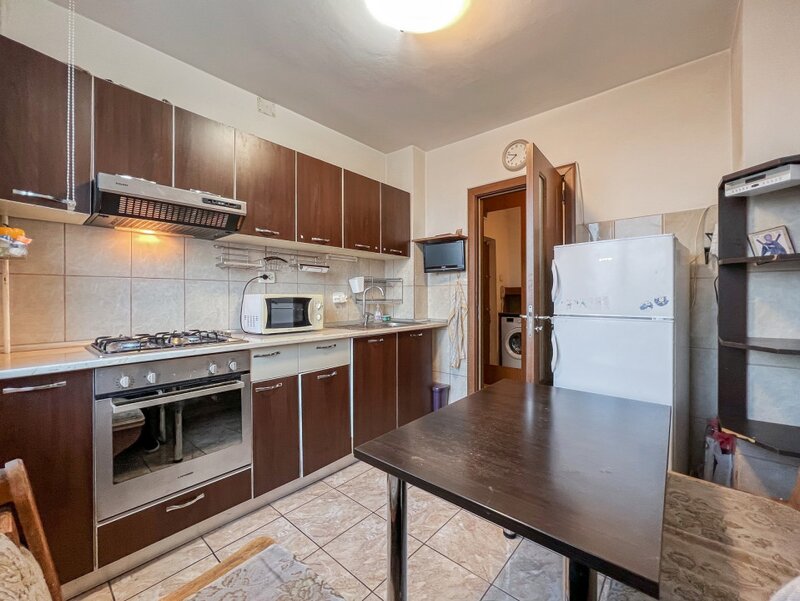 Bucur Obor. 3 camere 6 minute pe jos este Metroul, statia Obor! Loc de parcare!