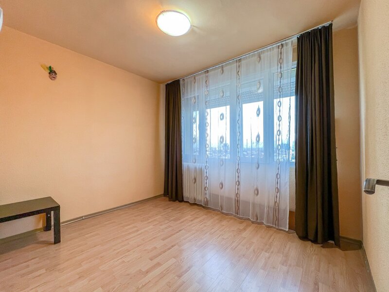 Bucur Obor. 3 camere 6 minute pe jos este Metroul, statia Obor! Loc de parcare!